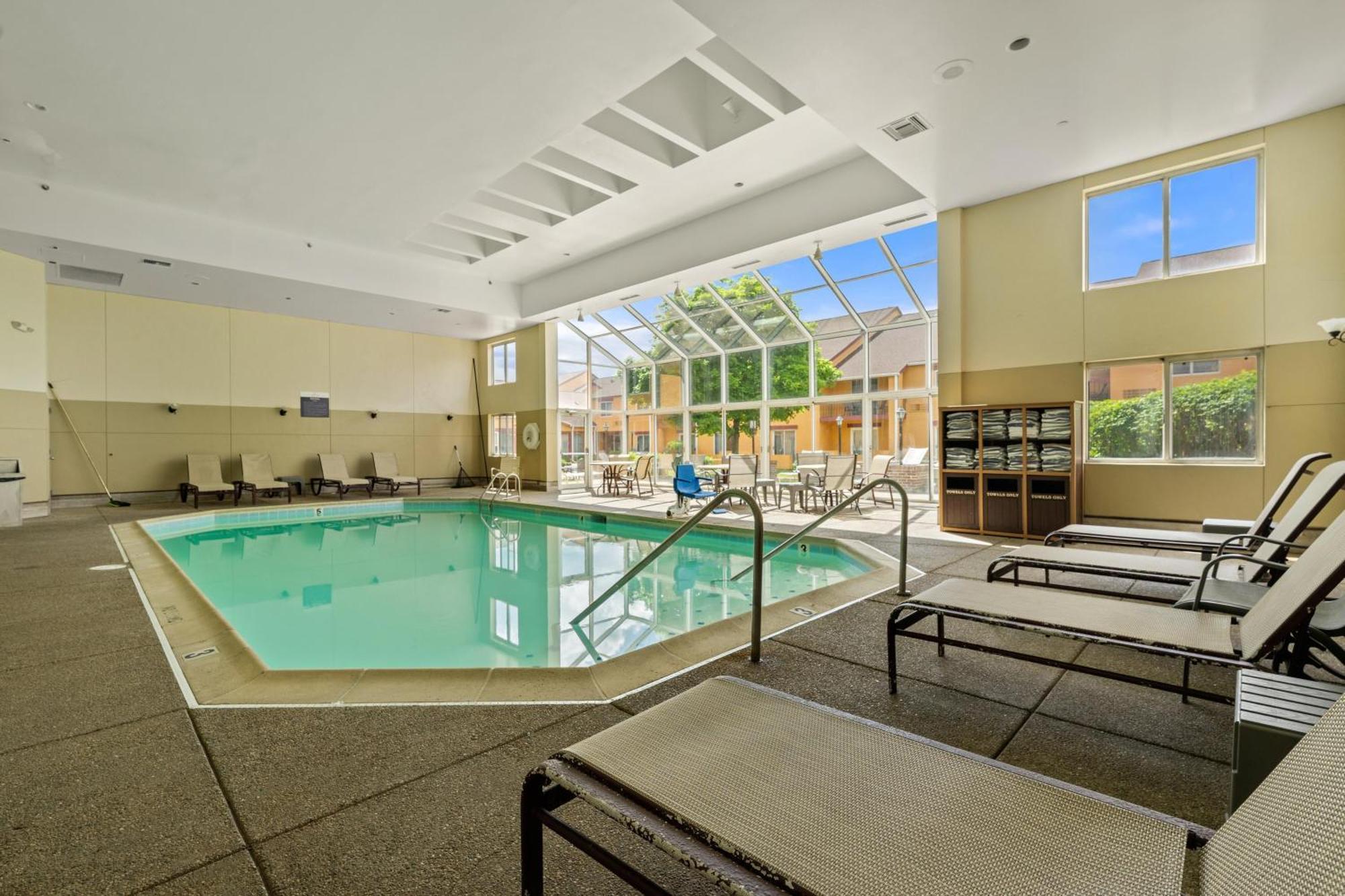 Chicago Club Inn & Suite Oakbrook Terrace Zewnętrze zdjęcie